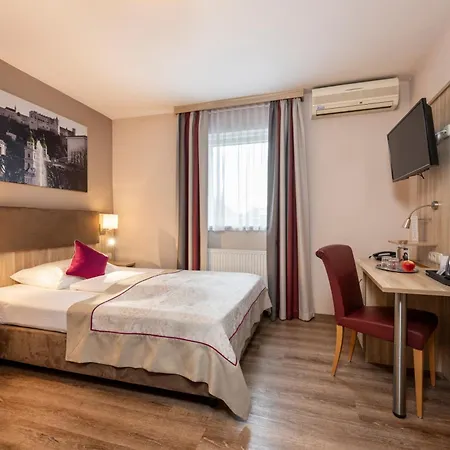 Guest house Junior By Max 70 3*